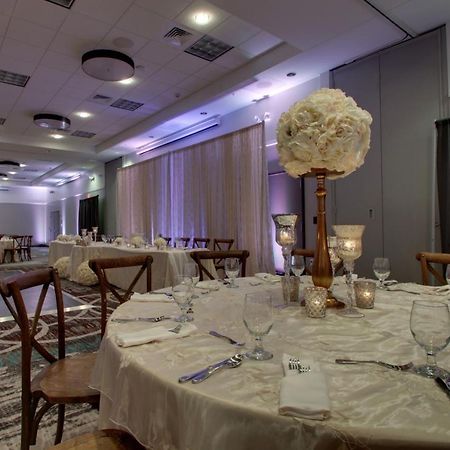 Holiday Inn & Suites Peoria At Grand Prairie By Ihg Εξωτερικό φωτογραφία
