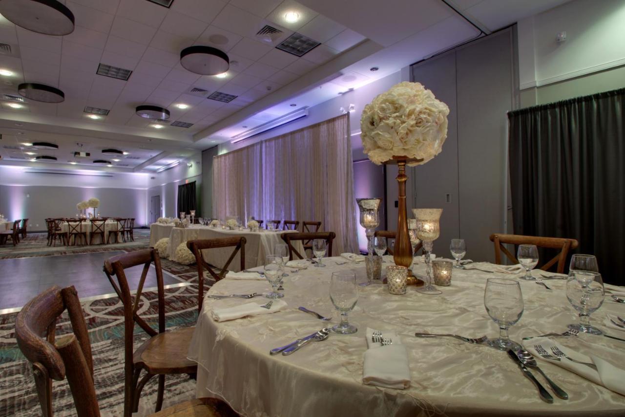 Holiday Inn & Suites Peoria At Grand Prairie By Ihg Εξωτερικό φωτογραφία