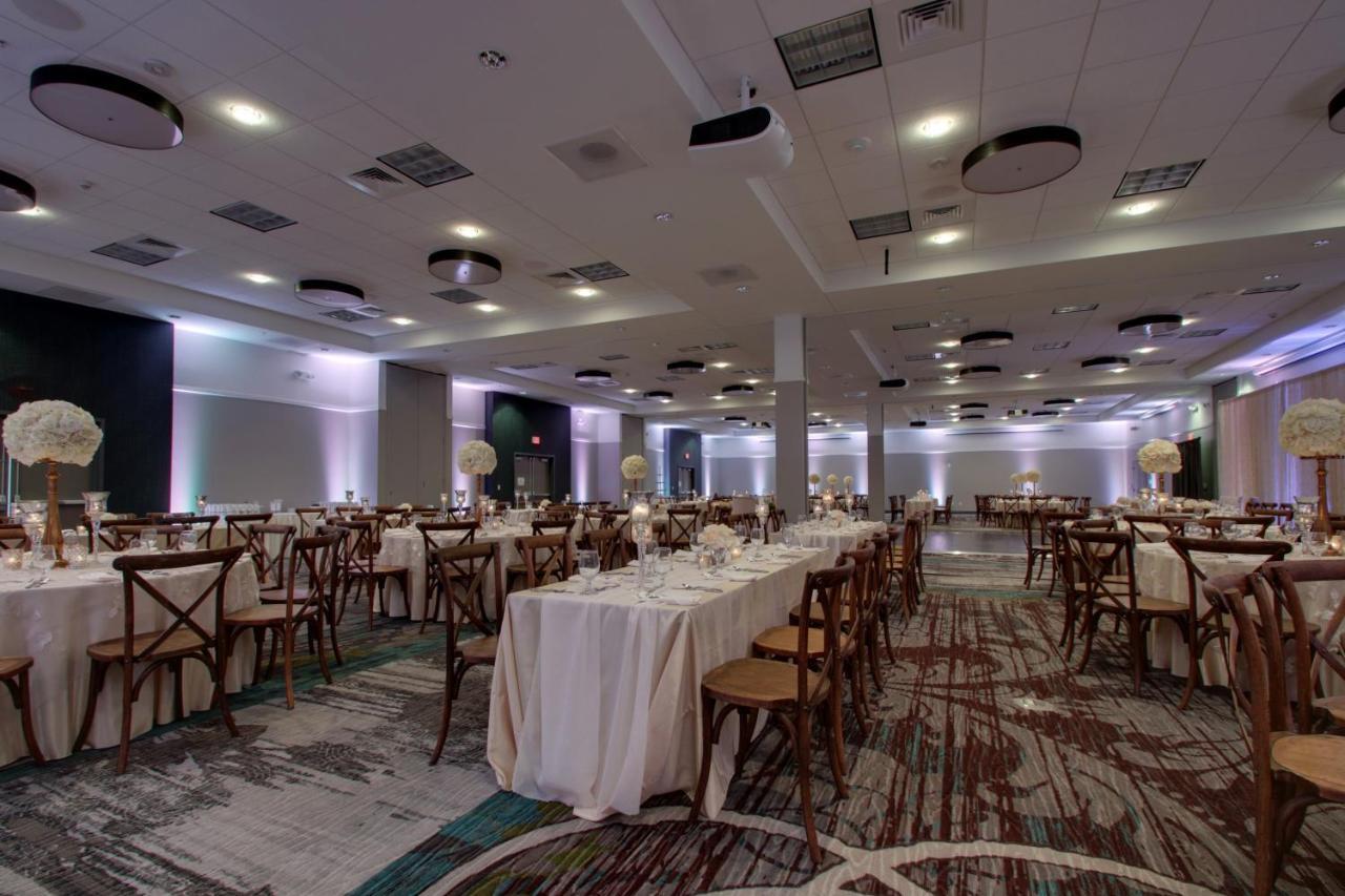 Holiday Inn & Suites Peoria At Grand Prairie By Ihg Εξωτερικό φωτογραφία