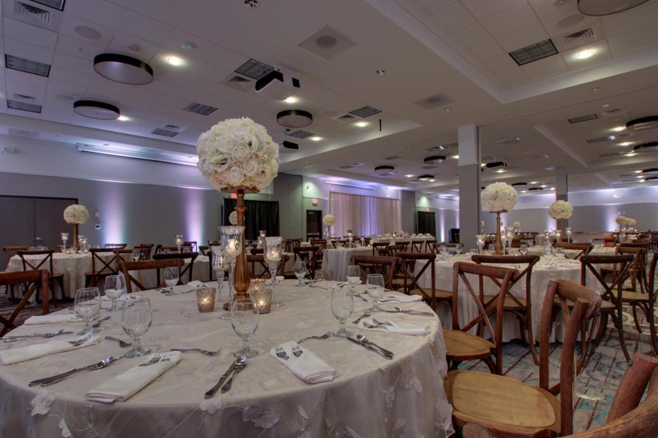 Holiday Inn & Suites Peoria At Grand Prairie By Ihg Εξωτερικό φωτογραφία