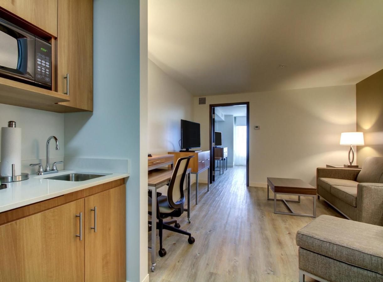 Holiday Inn & Suites Peoria At Grand Prairie By Ihg Εξωτερικό φωτογραφία