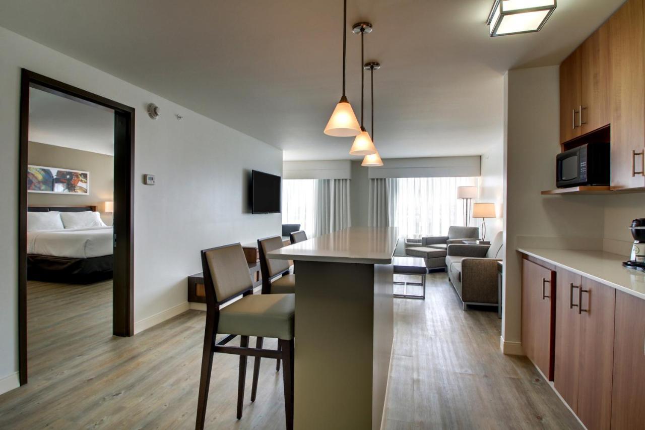 Holiday Inn & Suites Peoria At Grand Prairie By Ihg Εξωτερικό φωτογραφία