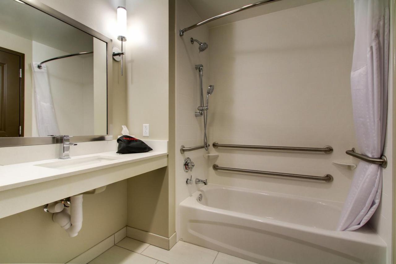 Holiday Inn & Suites Peoria At Grand Prairie By Ihg Εξωτερικό φωτογραφία